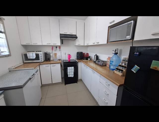 3 BEDROOM HOUSE FOR SALE IN LENTEGEUR